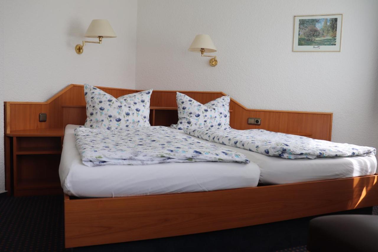 Hotel Pension Stoertebeker Biendorf エクステリア 写真