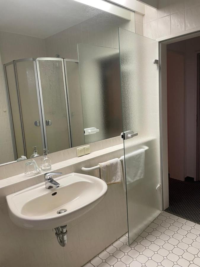 Hotel Pension Stoertebeker Biendorf エクステリア 写真