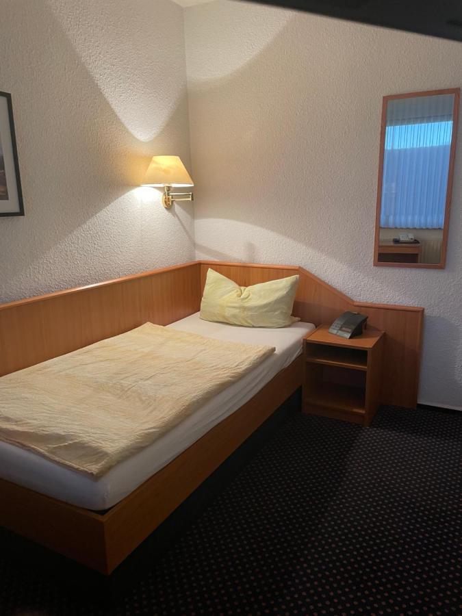 Hotel Pension Stoertebeker Biendorf エクステリア 写真