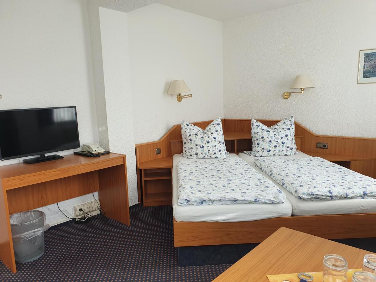 Hotel Pension Stoertebeker Biendorf エクステリア 写真